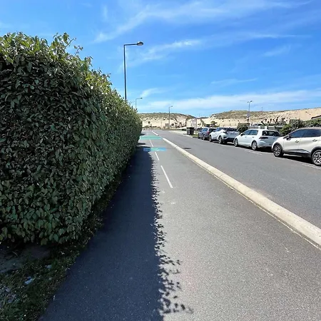Villa Ref 277 Les Bourdaines , A Proximite Immediate De La Plage, Patio Classee 2 Etoiles , 8 Personnes