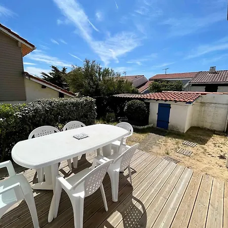 Ref 277 Les Bourdaines , A Proximite Immediate De La Plage, Patio Classee 2 Etoiles , 8 Personnes Seignosse