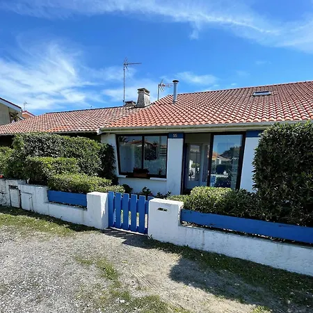 Ref 277 Les Bourdaines , A Proximite Immediate De La Plage, Patio Classee 2 Etoiles , 8 Personnes Villa *