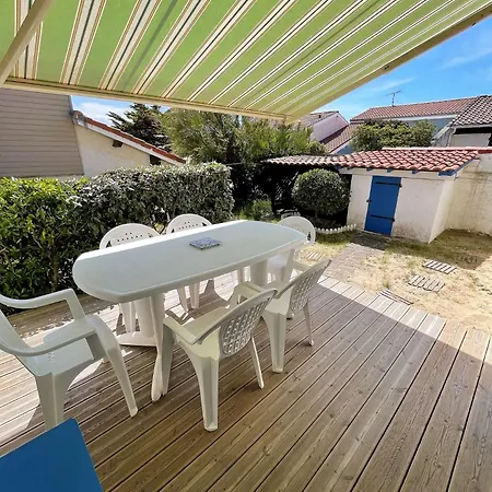Ref 277 Les Bourdaines , A Proximite Immediate De La Plage, Patio Classee 2 Etoiles , 8 Personnes * Seignosse