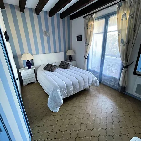 Ref 277 Les Bourdaines , A Proximite Immediate De La Plage, Patio Classee 2 Etoiles , 8 Personnes Villa Seignosse