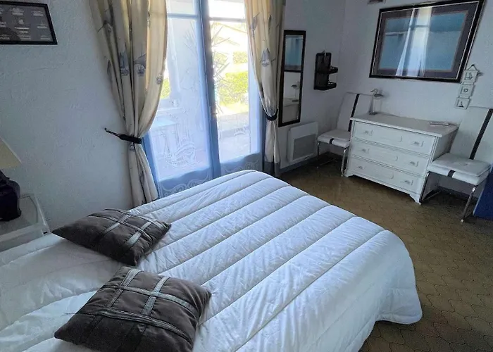 Ref 277 Les Bourdaines , A Proximite Immediate De La Plage, Patio Classee 2 Etoiles , 8 Personnes * Seignosse