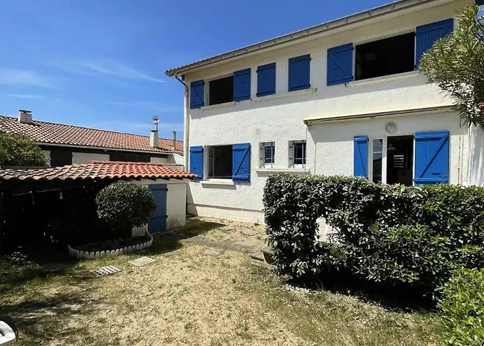 Villa Ref 277 Les Bourdaines , A Proximite Immediate De La Plage, Patio Classee 2 Etoiles , 8 Personnes Seignosse