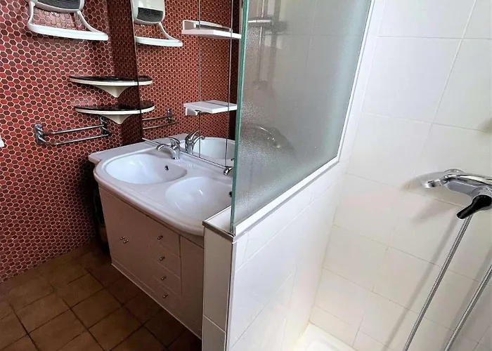 Villa Ref 277 Les Bourdaines , A Proximite Immediate De La Plage, Patio Classee 2 Etoiles , 8 Personnes