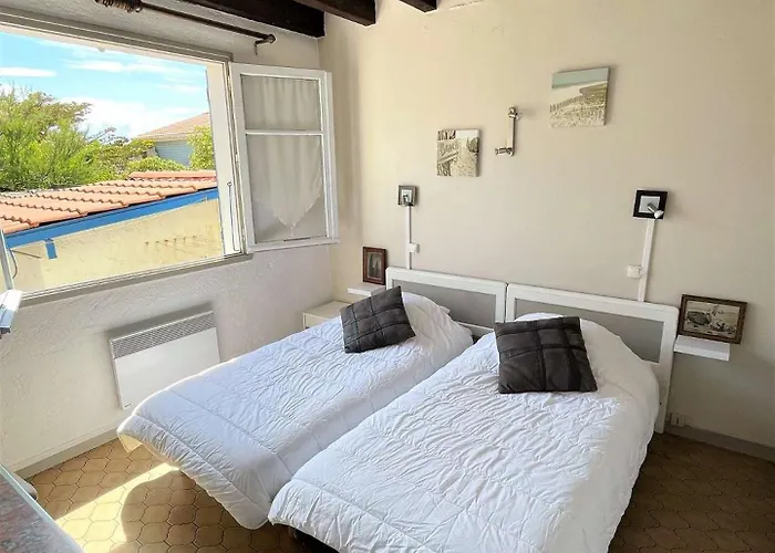 Villa Ref 277 Les Bourdaines , A Proximite Immediate De La Plage, Patio Classee 2 Etoiles , 8 Personnes *